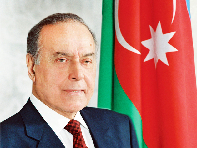 Азербайджан празднует День национального спасения