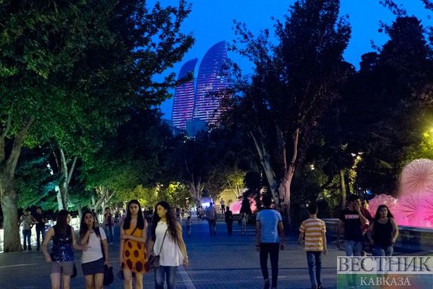 Рестораны и парки открываются в Азербайджане