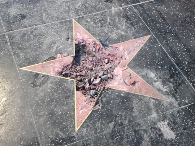 Звезду Трампа разбили в Голливуде 