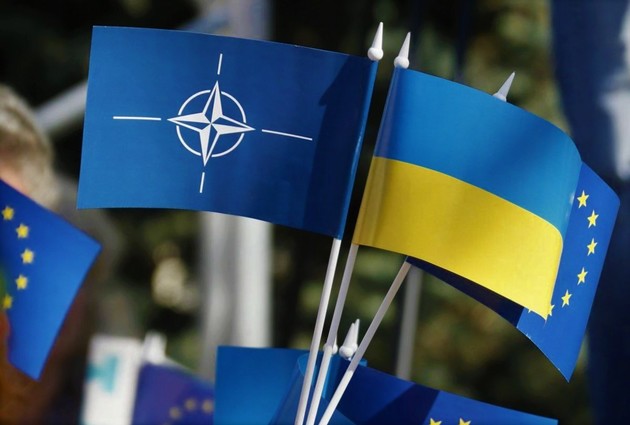 НАТО поможет Украине с развитием вооруженных сил