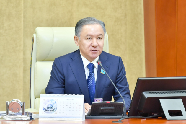Председатель нижней палаты парламента Казахстана заразился коронавирусом