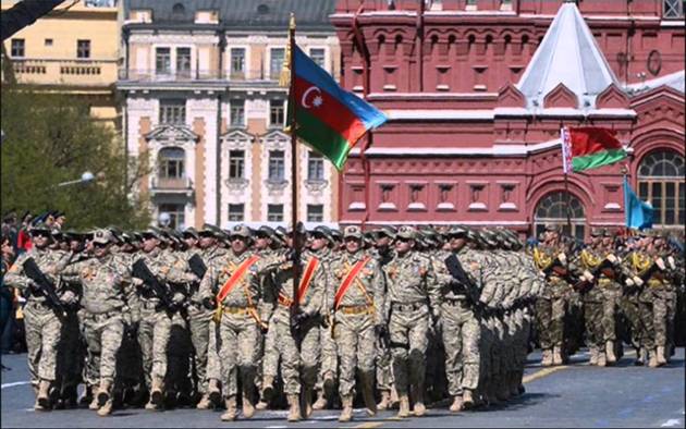 Военные Азербайджана и Армении прошли в одном строю по Красной площади