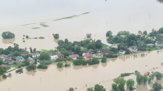 Наводнение подтопило весь запад Украины 