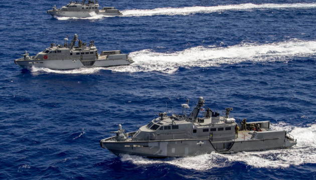 Киев решил "обуздать" Россию американскими катерами