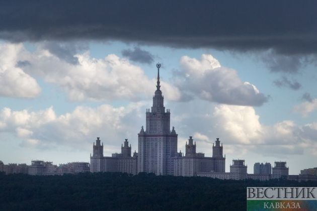 Грозу и тепло обещают сегодня в Москве