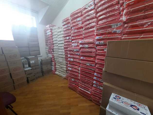 В Азербайджан прибыли девять вагонов гуманитарного груза от МЧС России