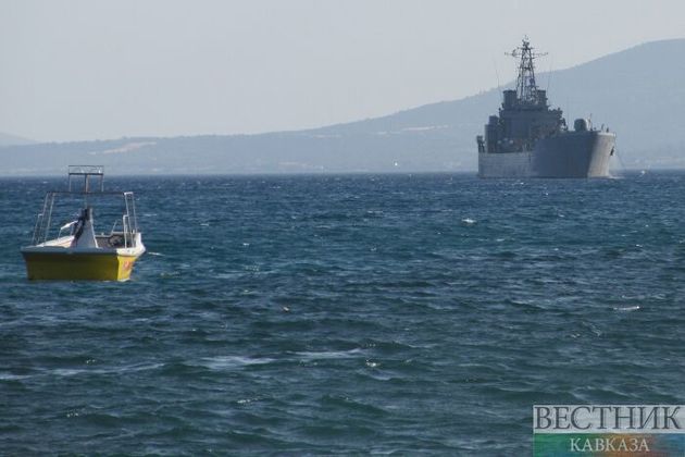 День ВМФ во Владивостоке завершился салютом