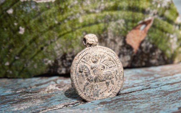Византийский медальон найден в Крыму 