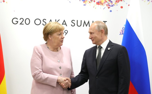 Меркель экстренно позвонила Путину по Беларуси