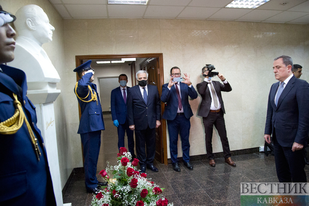 Первый визит главы МИД Азербайджана Джейхуна Байрамова в Россию (фоторепортаж)