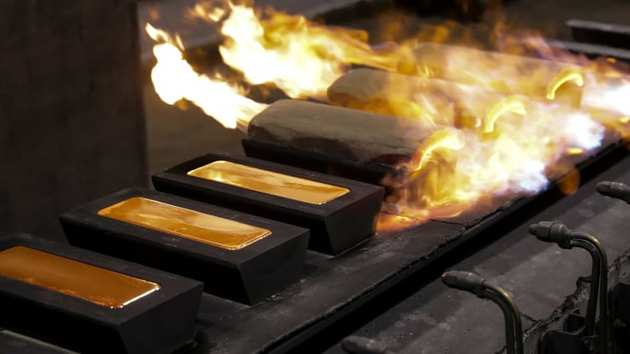 Санкции США приведут к росту добычи золота в России