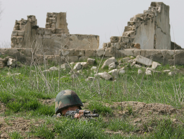 Армения применяет оружие против дезертиров 