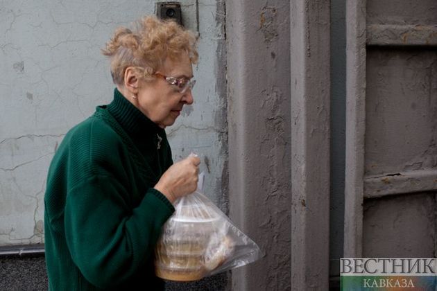 Пожилых людей оставят дома до октября на Ставрополье