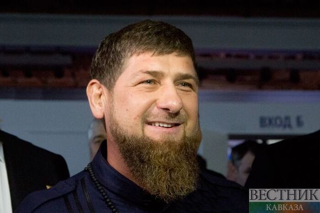 Кадыров вновь продемонстрировал тренировки в спортзале (ВИДЕО)