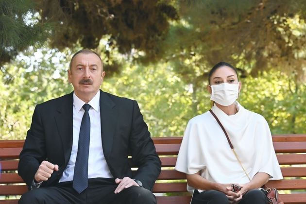 Ильхам Алиев и Мехрибан Алиева посетили раненых военнослужащих