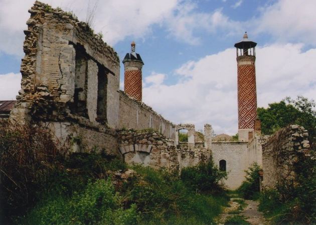 НАНА: армянские вандалы уничтожили множество памятников Азербайджана в Карабахе за время оккупации