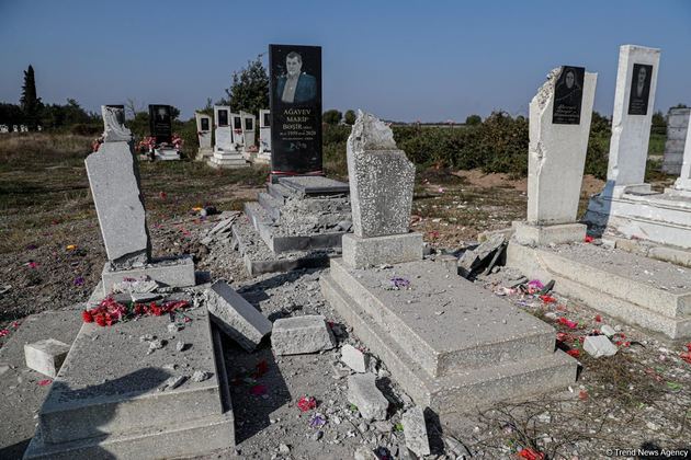 ВС Армении провели артиллерийский обстрел кладбища в Агдамском районе (ФОТО)