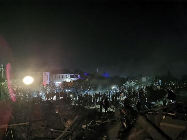 Ракетный обстрел Гянджи полностью разрушил 20 домов, школу и поликлинику