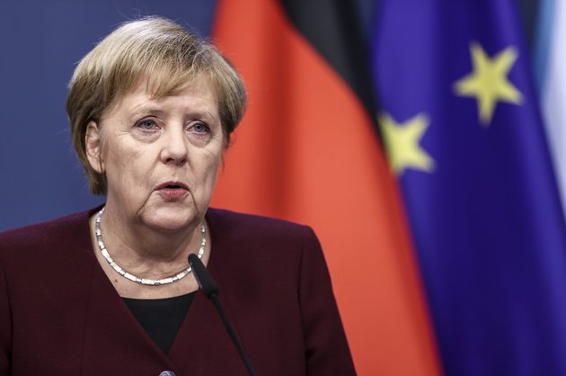 Меркель не заразилась коронавирусом после встречи с Макроном на саммите ЕС