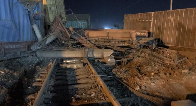 Сошедшие с путей грузовые вагоны заблокировали станцию Шымкент