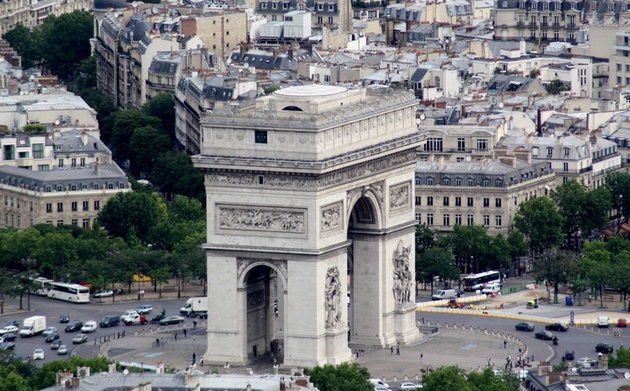 В Париже эвакуирована площадь Шарля де Голля