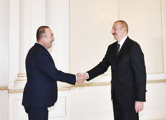 Ильхам Алиев принял главу МИД и министра национальной обороны Турции