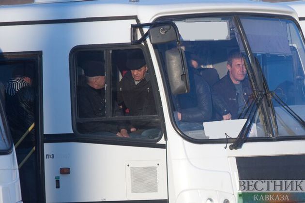 Ереван отправил в азербайджанский Ханкенди 11 автобусов с местными жителями