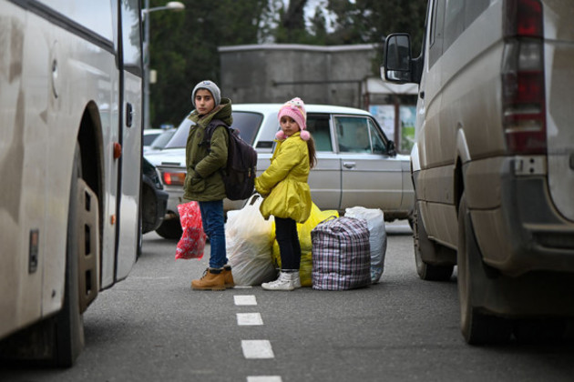 Армянские беженцы возвращаются в Ханкенди (ФОТО)