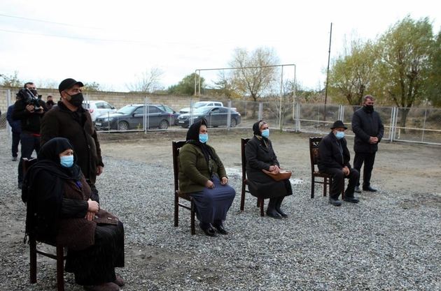 Семьи шехидов и инвалиды Карабахской войны получили жилье в шести городах и районах Азербайджана
