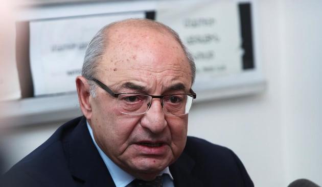 Манукян отказался участвовать во внеочередных выборах в парламент Армении