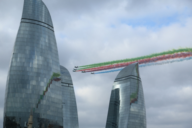 На Параде Победы в Баку показали историю Азербайджана (ВИДЕО)