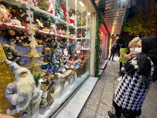 В Тегеране уже вовсю продают рождественские украшения