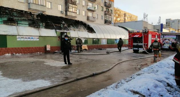 Казахстанские огнеборцы тушили крупный пожар в павлодарском магазине