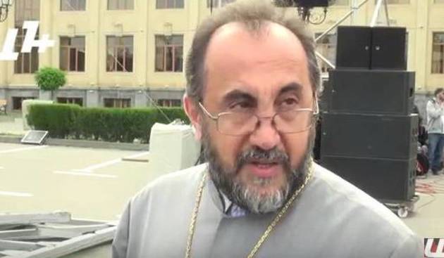  Глава Ширакской епархии ААЦ: власть в Армении должна перейти к новым людям 