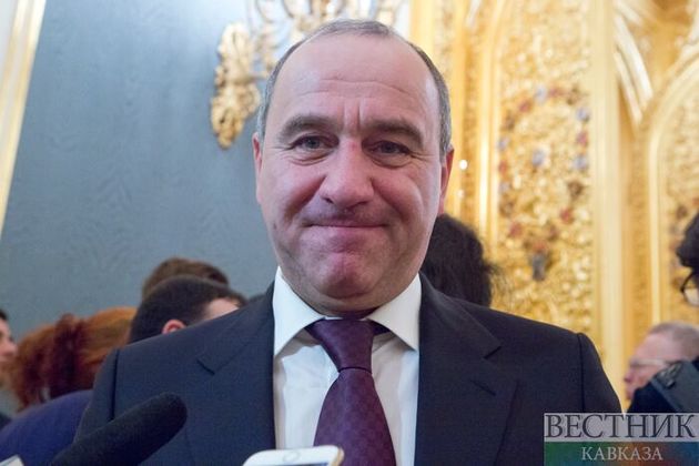 Темрезов вручил госнаграды заслуженным женщинам Карачаево-Черкесии