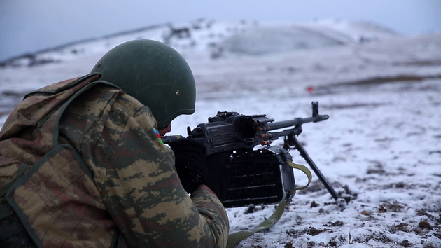 Азербайджанские военные провели боевые стрельбы в суровых условиях (ФОТО, ВИДЕО)