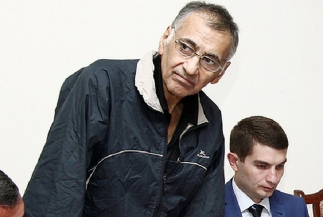 Освобожденный из плена Дильгам Аскеров: "Надзиратели ломали мне пальцы и пытали током"