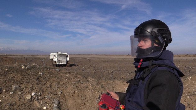 Пиротехники МЧС России обезвредили десятки мин в Агдамском районе (ФОТО)