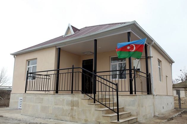 Еще 20 семей шехидов и лиц с инвалидностью получили жилье в регионах Азербайджана (ФОТО)