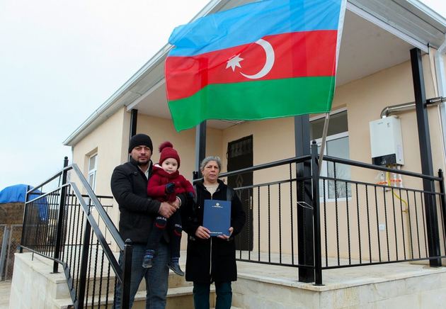 Еще 20 семей шехидов и лиц с инвалидностью получили жилье в регионах Азербайджана (ФОТО)