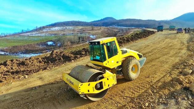 Идет строительство многополосной дороги из Физули в Шушу (ФОТО) 