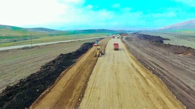 Идет строительство многополосной дороги из Физули в Шушу (ФОТО) 