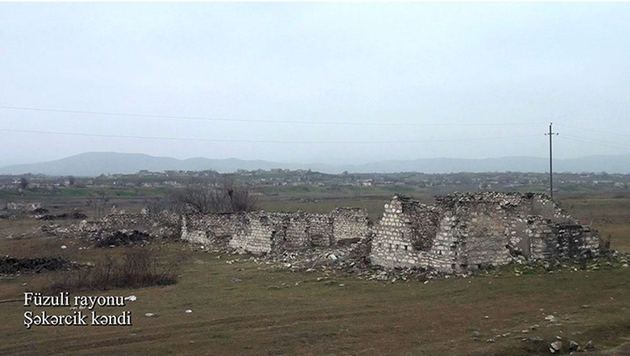 Минобороны Азербайджана показало видеокадры освобожденного физулинского села Шекерджик (ВИДЕО)
