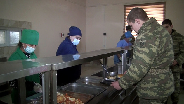 Так молодых азербайджанских солдат принимают в учебных частях (ФОТО/ВИДЕО)