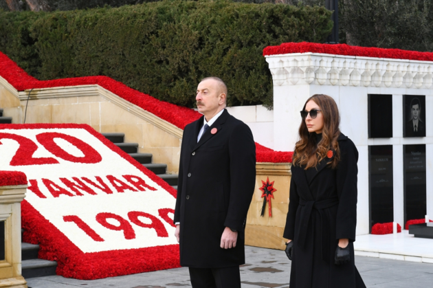 Ильхам Алиев и Мехрибан Алиева почтили память жертв "Черного января" (ФОТО/ВИДЕО)