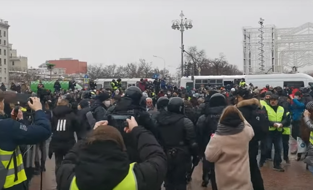 В Москве проходят задержания участников несогласованной акции оппозиции (ВИДЕО)