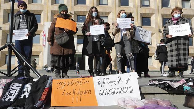 Жители Тбилиси проводят "Социальный взрыв" против ограничений