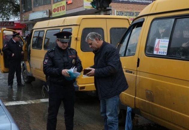 Сотрудники гостехнадзора в Ставрополе проверили маршрутки на безопасность