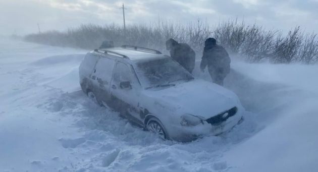 Десятки человек спасены из снежных заторов в Северном Казахстане
