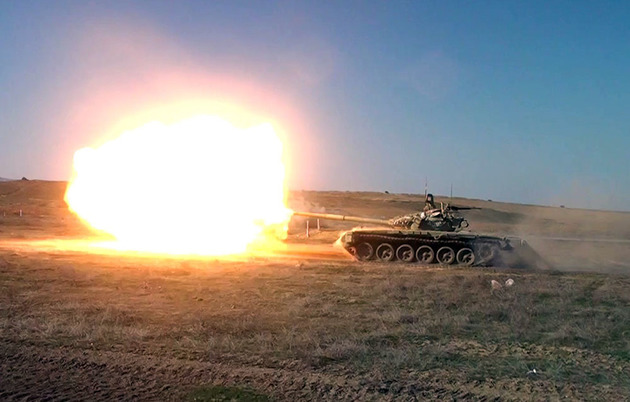 Первые боевые стрельбы танкистов в новом году прошли в Азербайджане (ФОТО, ВИДЕО)